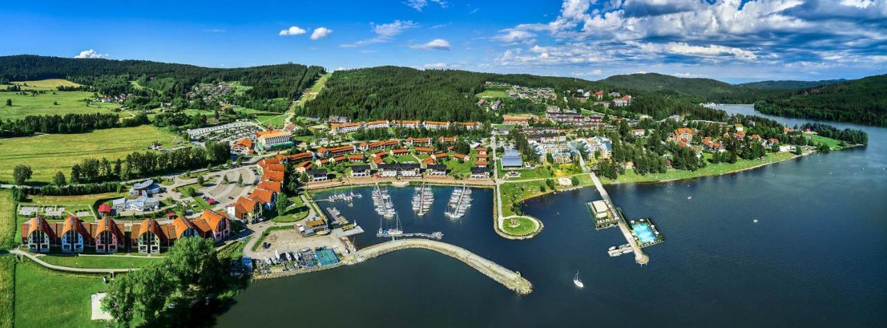 Holiday House U Hajenky 11P Lipno Home リプノ・ナト・ヴルタヴォウ エクステリア 写真