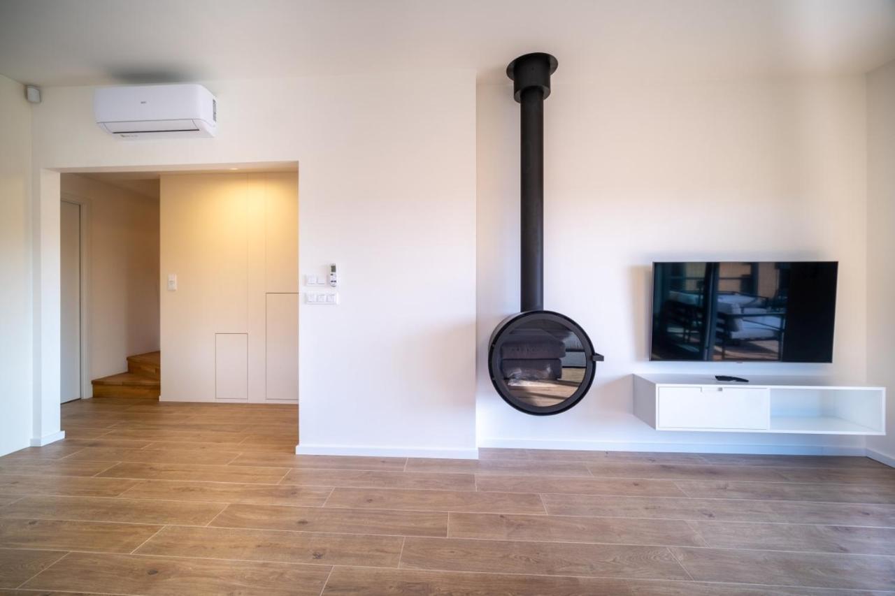 Holiday House U Hajenky 11P Lipno Home リプノ・ナト・ヴルタヴォウ エクステリア 写真